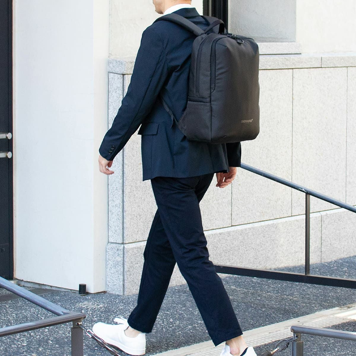 多様化するビジネススタイルにフィットする2層式リュック