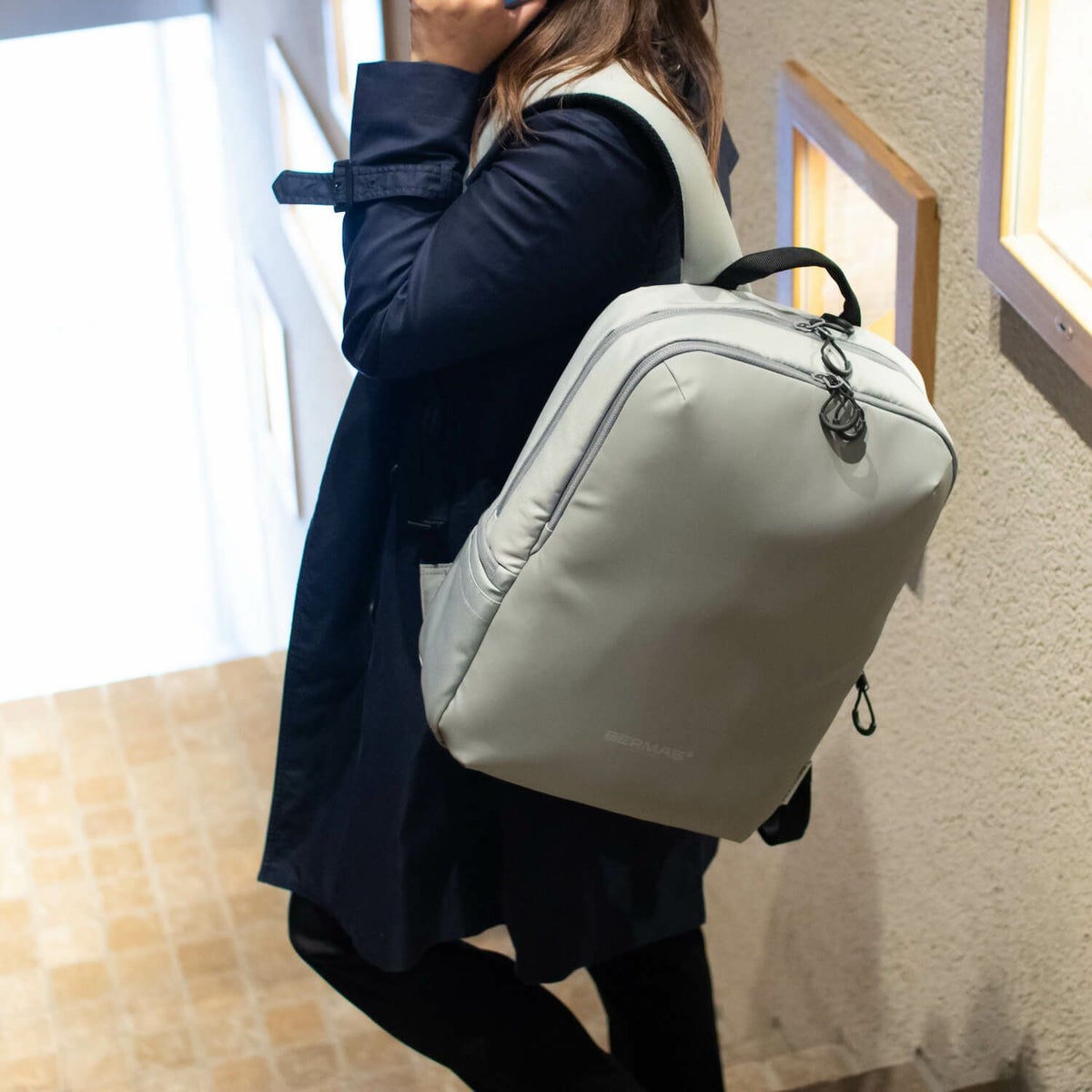 働く女性にも嬉しいシンプルなフォルムと多収納、大容量パッケージ