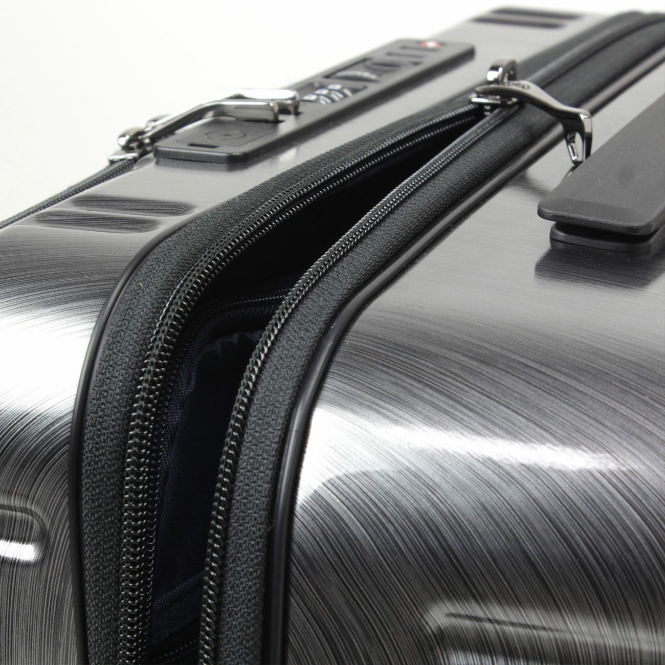 No.60523：フロントオープン スクエア4輪33L 39cm | BERMAS OFFICIAL