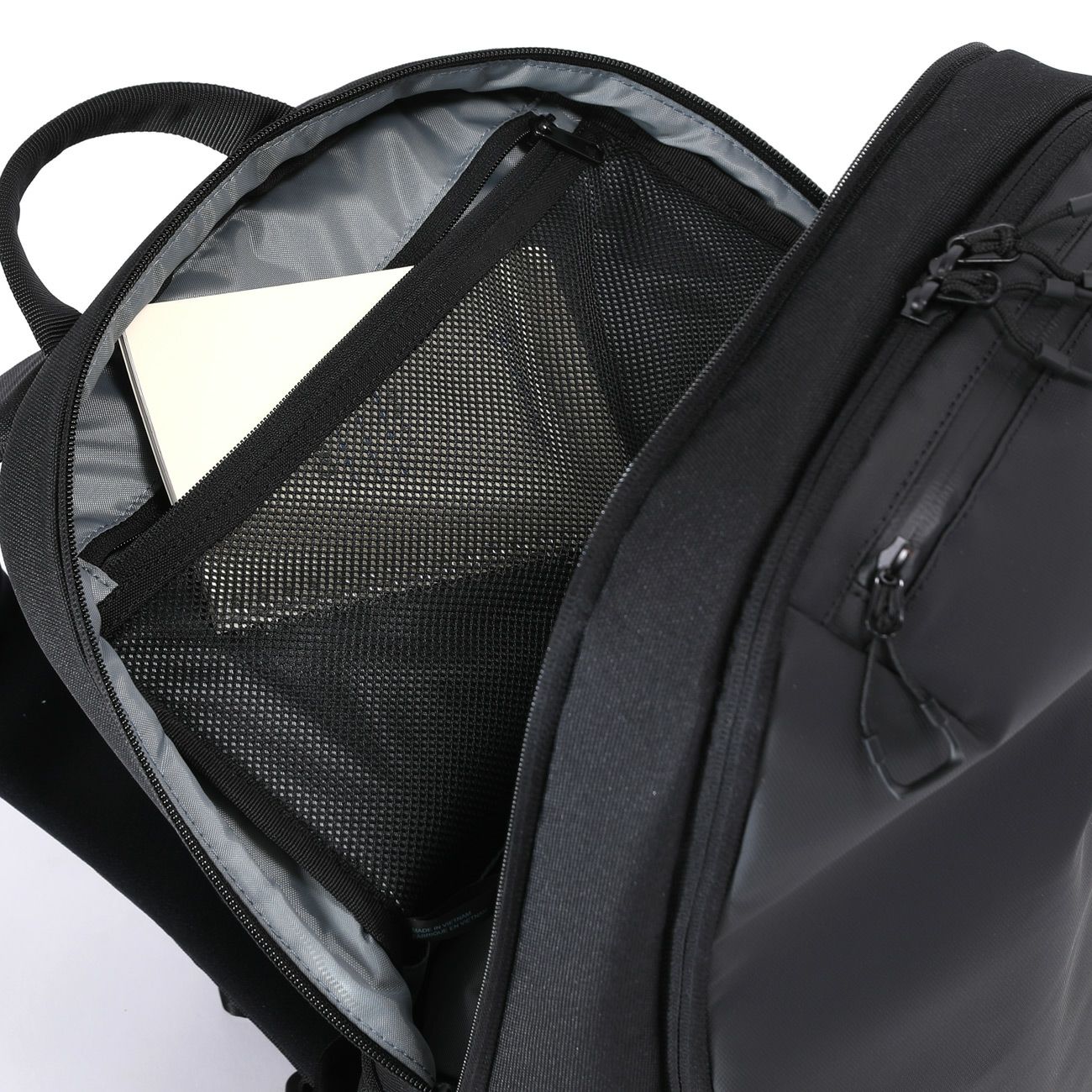 No.60662：2層デイパックM | BERMAS OFFICIAL WEB SHOP