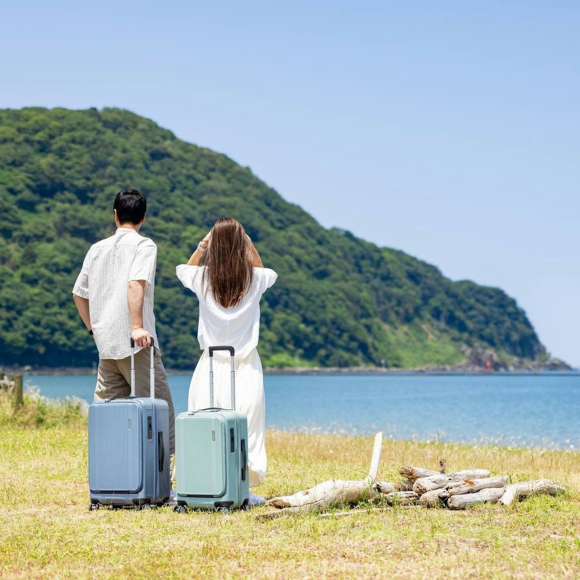 旅行やレジャーに使いやすい53L容量モデル