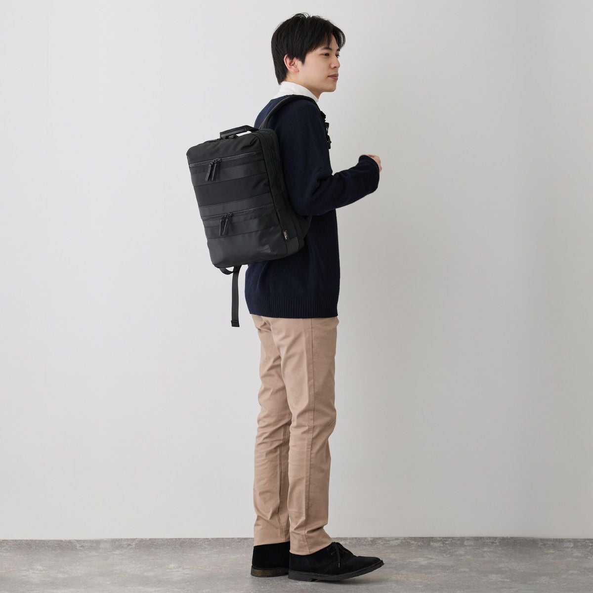 カジュアルすぎないほどよいバランスが魅力のコンパクトな大きさのリュック