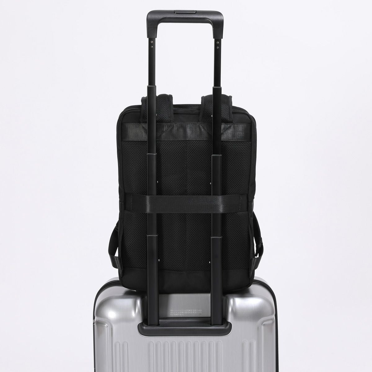 キャリーオン機能でリュックと併用も可能、通勤通学はもちろん旅行にも便利なリュック