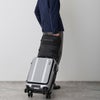 キャリーオン機能で荷物が多いビジネスマンも安心してスーツケースとリュックが併用可能