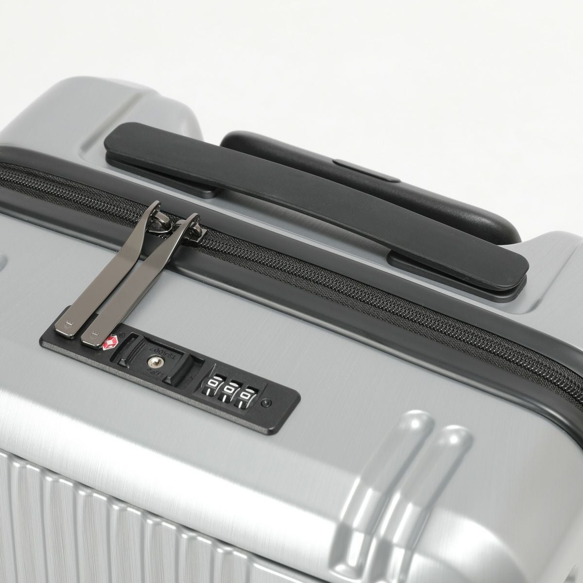 インターシティ2 プロ ワンタッチフロントオープン36L 48cm