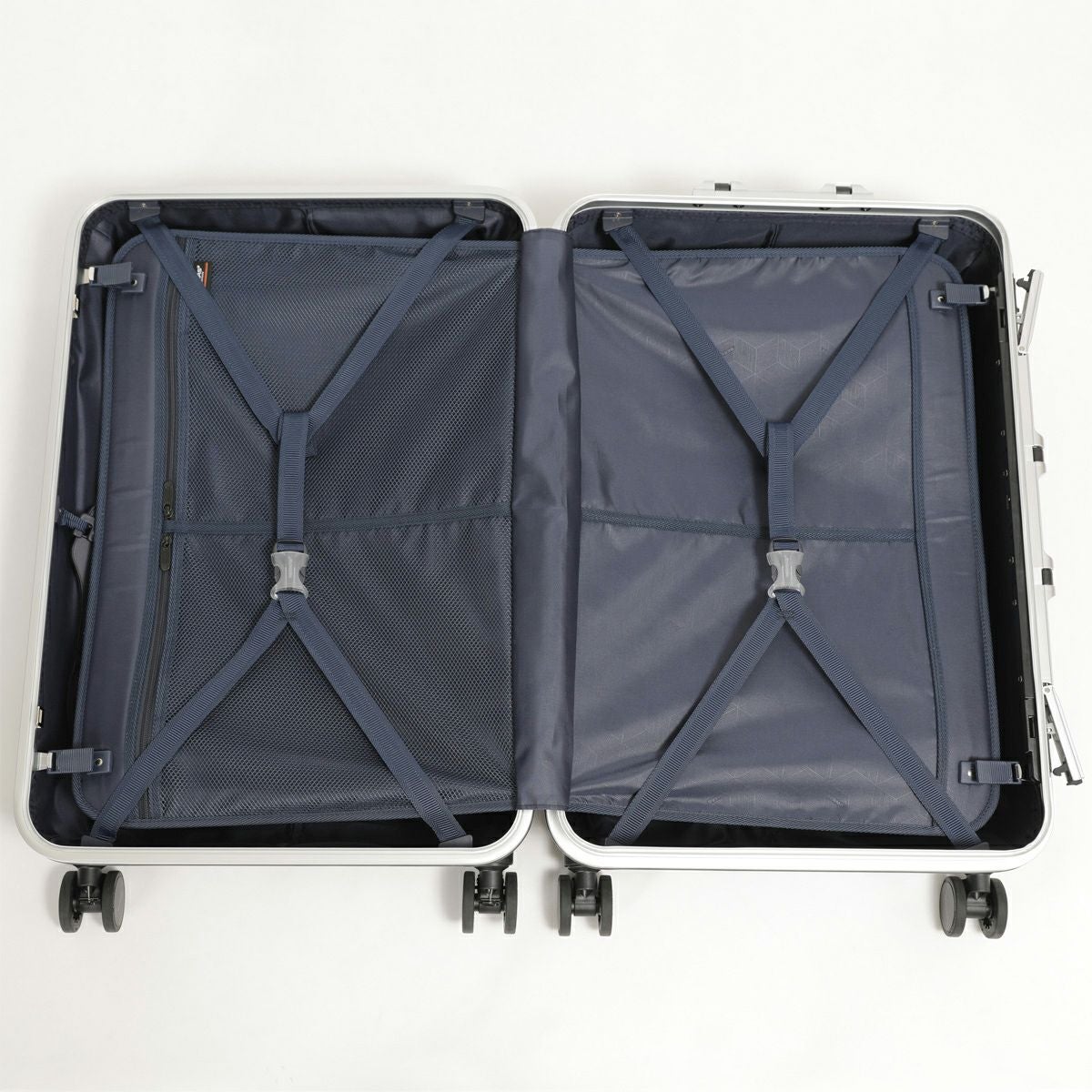 移動中の荷崩れを防ぎやすい長さ調整可能な固定ベルト