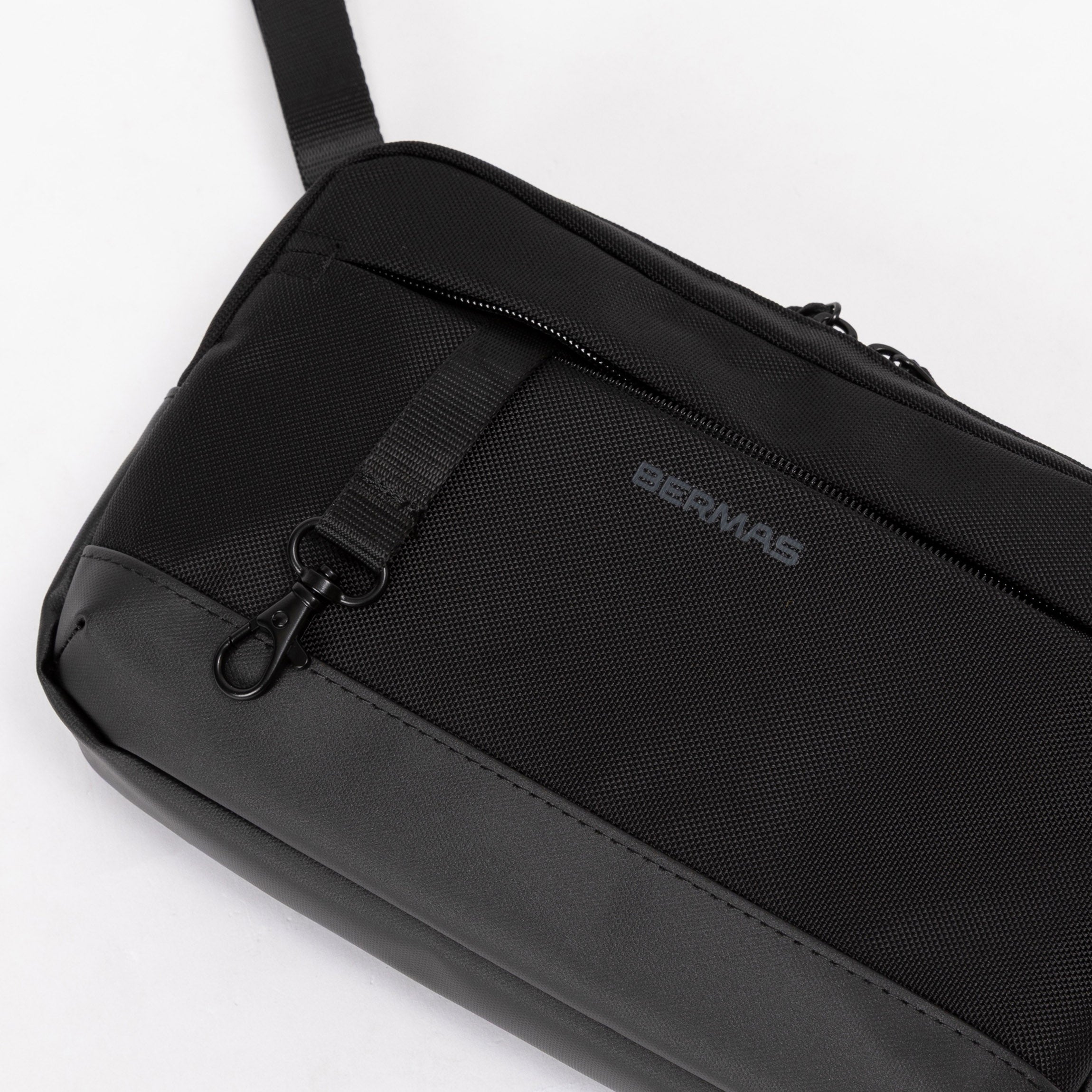 No.60676：横型ポーチ | BERMAS OFFICIAL WEB SHOP