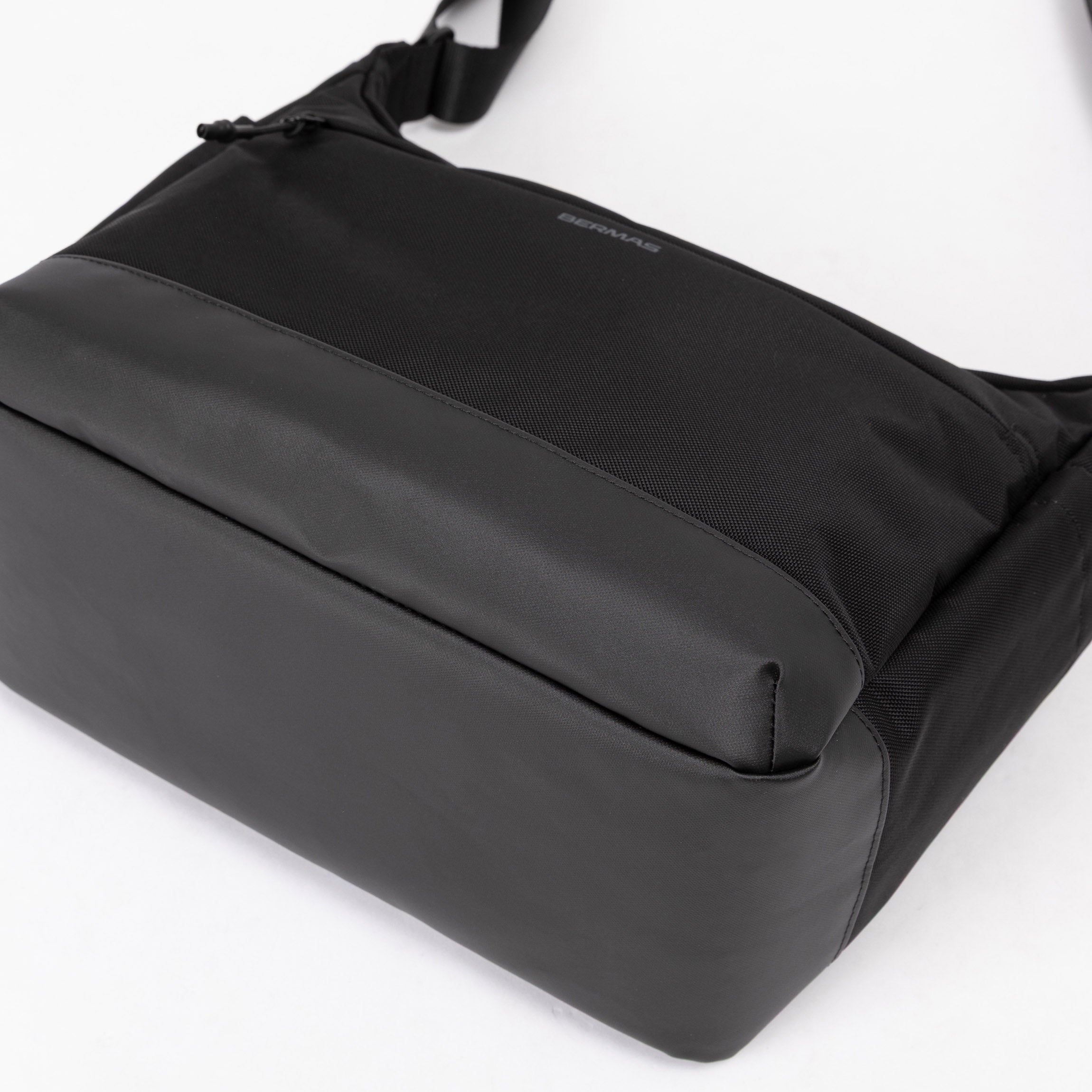 No.60679：舟型ショルダー | BERMAS OFFICIAL WEB SHOP