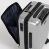 新幹線や空港でもスーツケースを大きく開かず、必要な荷物をすぐ取り出しやすい設計