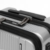 フラット形状のトップハンドル。荷物の配置を把握しやすいキャリーケース