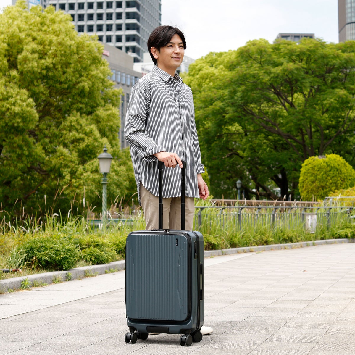 電車やバス内での動き出しを制限するストッパー機能作動時