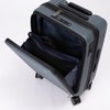 移動先でも荷物へアクセスしやすいフロントラゲージと隠しポケット
