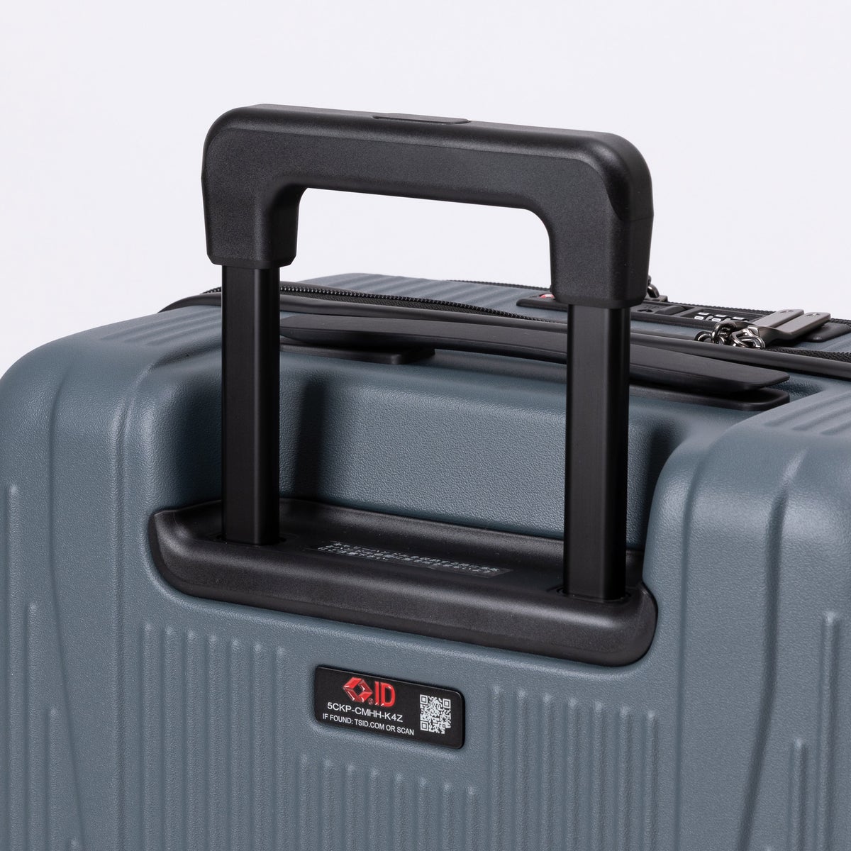 重い荷物でもブレを抑えて安定走行できる高耐久キャリーバー